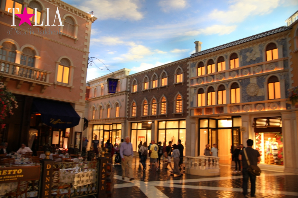 Каналы Венеции в отеле The Venetian в Лас Вегасе, Невада, США